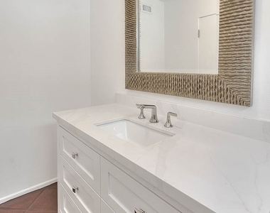 310 Bayview Drive - Photo Thumbnail 21