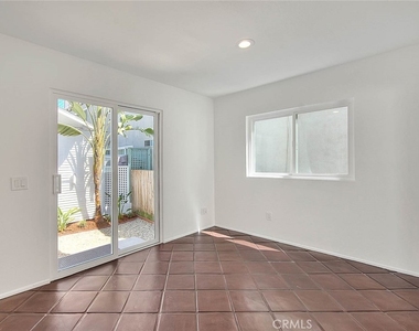 310 Bayview Drive - Photo Thumbnail 5