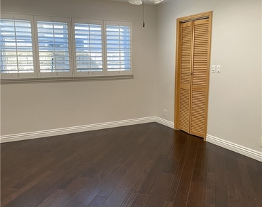 8031 Joan Cir - Photo Thumbnail 19