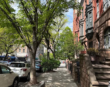 150 Manhattan Avenue - Photo Thumbnail 8
