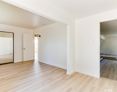 21443 Verne Avenue - Photo Thumbnail 19