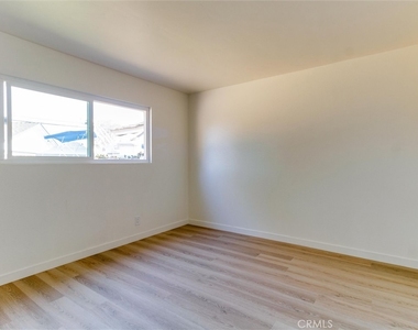 21443 Verne Avenue - Photo Thumbnail 14
