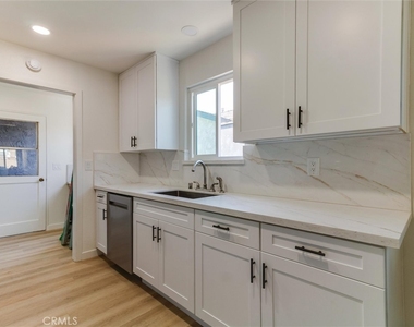21443 Verne Avenue - Photo Thumbnail 8