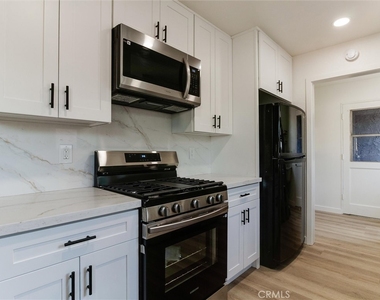 21443 Verne Avenue - Photo Thumbnail 7