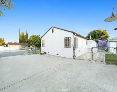 2479 Stevens - Photo Thumbnail 1