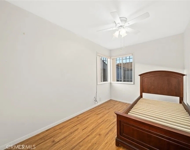 2479 Stevens - Photo Thumbnail 6