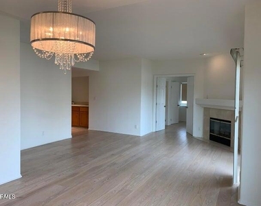 1811 Manning - Photo Thumbnail 5