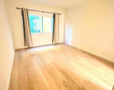 1811 Manning - Photo Thumbnail 19