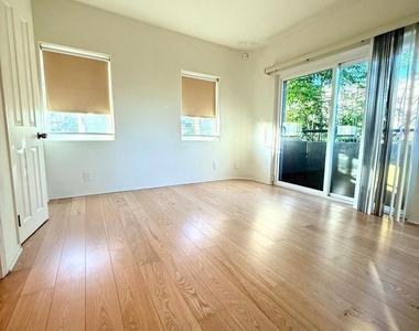 1811 Manning - Photo Thumbnail 32