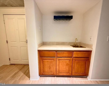 1811 Manning - Photo Thumbnail 6