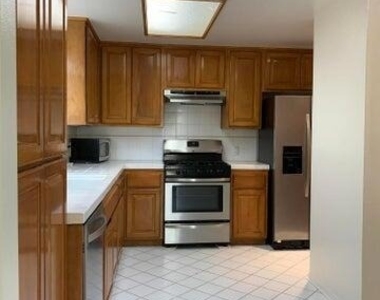 1811 Manning - Photo Thumbnail 9