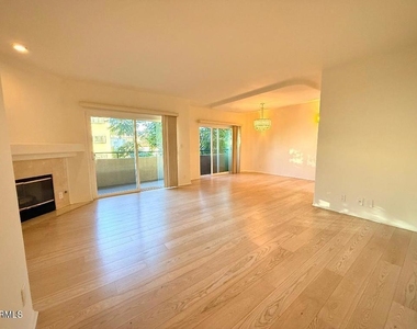 1811 Manning - Photo Thumbnail 8
