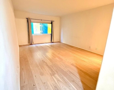 1811 Manning - Photo Thumbnail 27