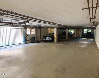 1811 Manning - Photo Thumbnail 25