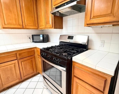 1811 Manning - Photo Thumbnail 16