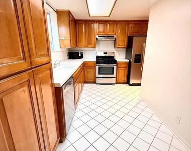 1811 Manning - Photo Thumbnail 14