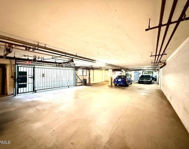 1811 Manning - Photo Thumbnail 38