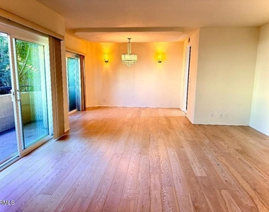 1811 Manning - Photo Thumbnail 10