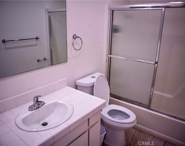 1107 Buena Vista - Photo Thumbnail 10