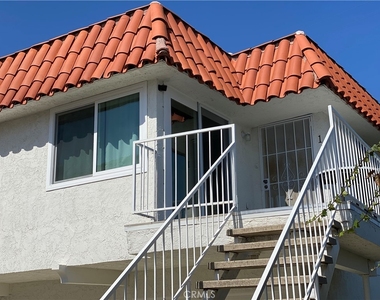 1107 Buena Vista - Photo Thumbnail 1