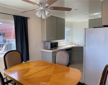 1107 Buena Vista - Photo Thumbnail 5