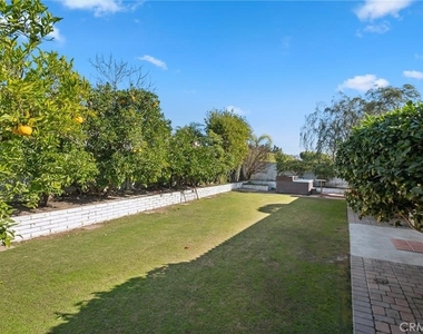 17511 Sherbrook - Photo Thumbnail 22