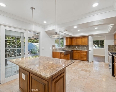 17511 Sherbrook - Photo Thumbnail 10