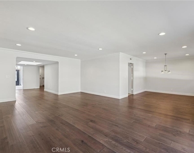 17511 Sherbrook - Photo Thumbnail 5
