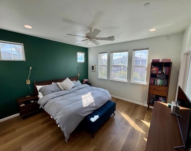632 Moss Way - Photo Thumbnail 7