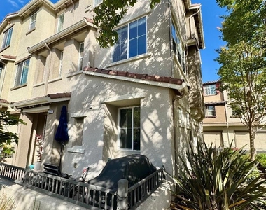632 Moss Way - Photo Thumbnail 25