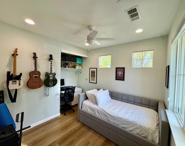 632 Moss Way - Photo Thumbnail 20
