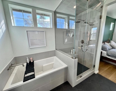 632 Moss Way - Photo Thumbnail 12