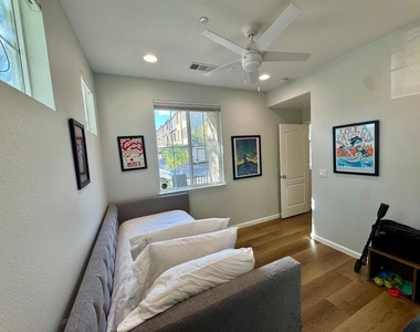 632 Moss Way - Photo Thumbnail 21