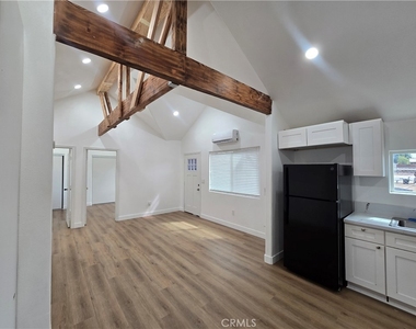 4728 Hillside - Photo Thumbnail 14