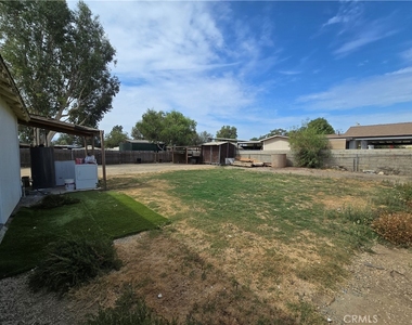 4728 Hillside - Photo Thumbnail 17
