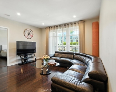 403 Caruso - Photo Thumbnail 12