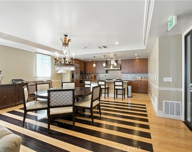 403 Caruso - Photo Thumbnail 31