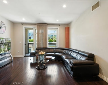 403 Caruso - Photo Thumbnail 11