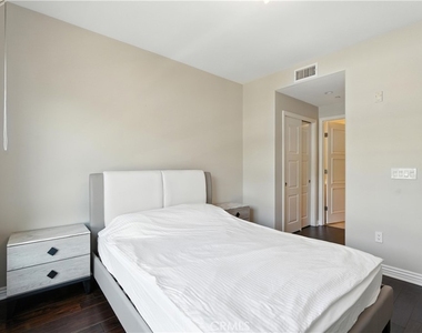 403 Caruso - Photo Thumbnail 15