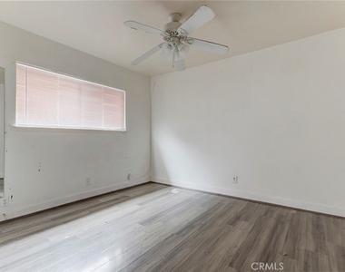 10733 Louise Avenue - Photo Thumbnail 9