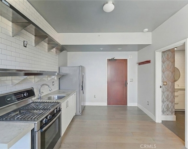 460 S Spring - Photo Thumbnail 1
