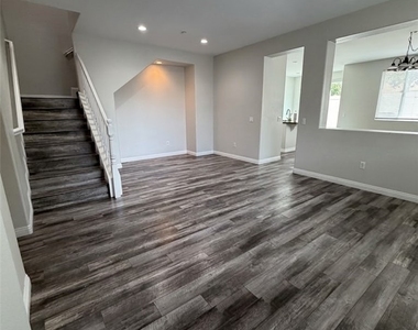 27932 John F Kennedy Drive - Photo Thumbnail 2
