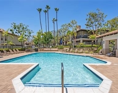 4 Via Solaz - Photo Thumbnail 15