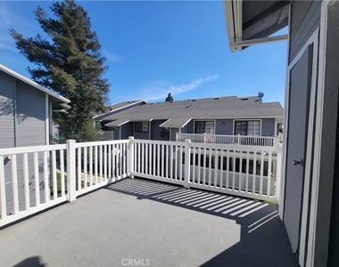260 Evergreen Court - Photo Thumbnail 10