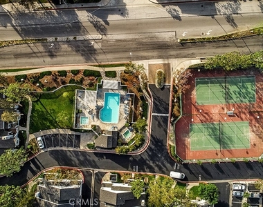 260 Evergreen Court - Photo Thumbnail 13