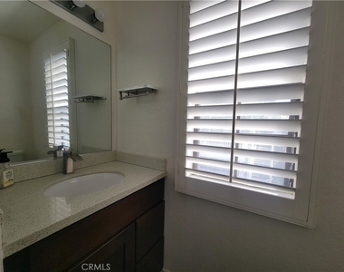 260 Evergreen Court - Photo Thumbnail 6