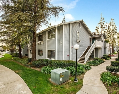 260 Evergreen Court - Photo Thumbnail 2