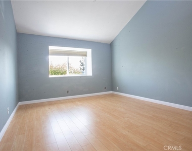 1216 S Cypress - Photo Thumbnail 12