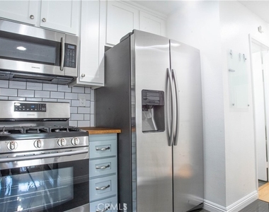 1216 S Cypress - Photo Thumbnail 8