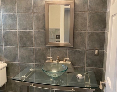 105 Roberta Ave - Photo Thumbnail 13